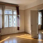 City Park Apartment For Groups