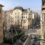 City Park Apartment For Groups