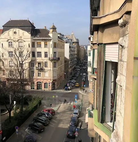 City Park Apartment For Groups